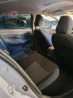 نيسان فيرسا